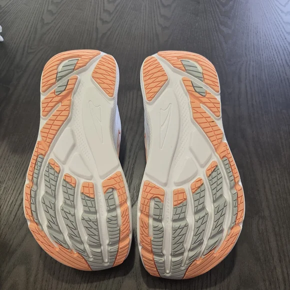 Altra Women's FWD VIA Sneakers - Light Grey - Picture 6 of 8